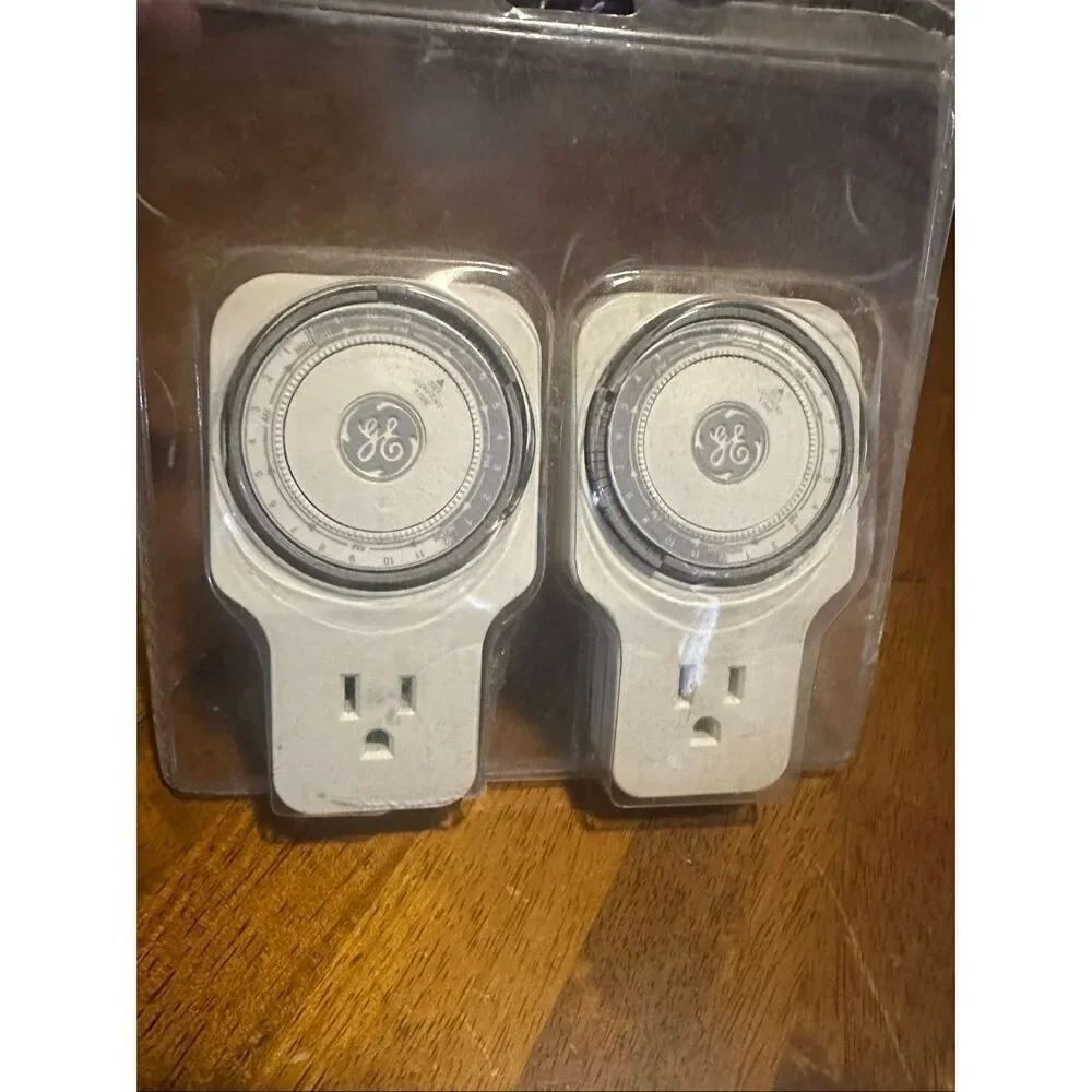 GE 24 Hr Light Appliance Timers With Outlet Model GE5101Set of 2